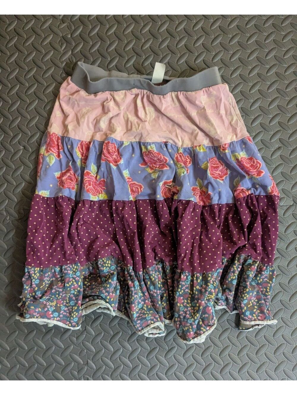See photos/description - multiple flaws- cute girls skirt